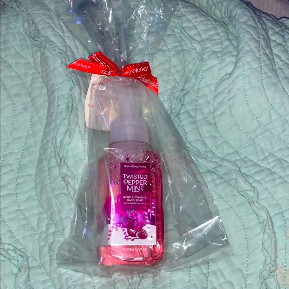 Gentle foaming hand soap